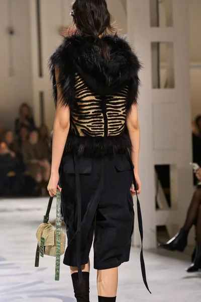 Look 103